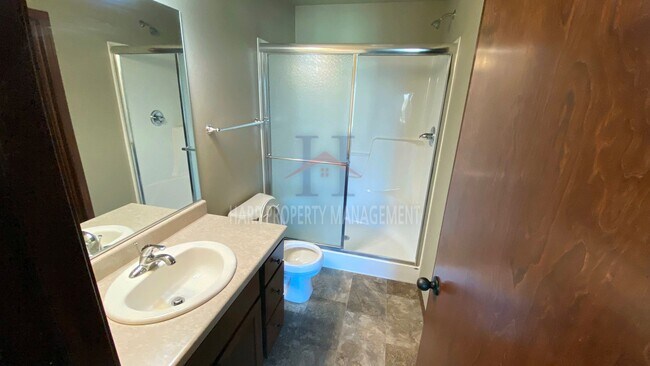 Building Photo - East Sioux Falls Twin Home