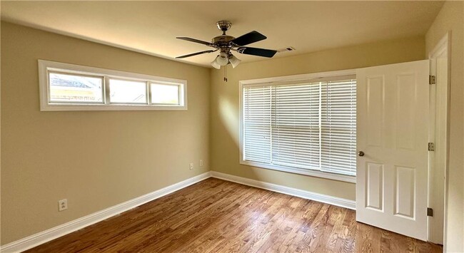 Building Photo - 10816 Ellicot Way