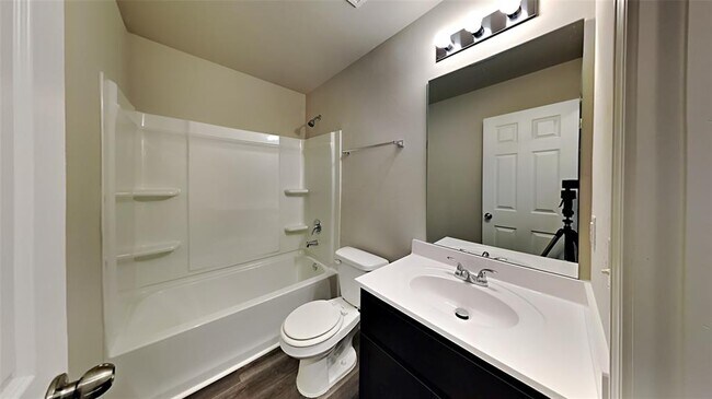 Building Photo - 408 Fox Burrow Ln