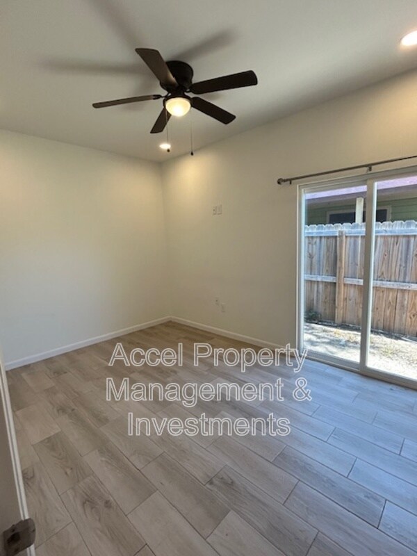 Building Photo - 2120 Datepalm Ave