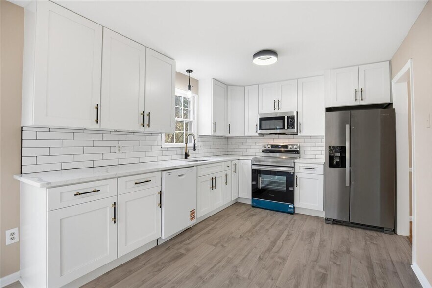 Building Photo - 1501 Chatham Colony Ct