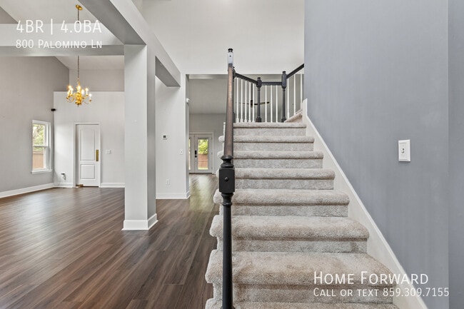 Building Photo - 800 Palomino Ln