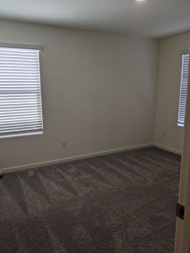Building Photo - Ready Now! Beautiful Two Story Home in Nor...