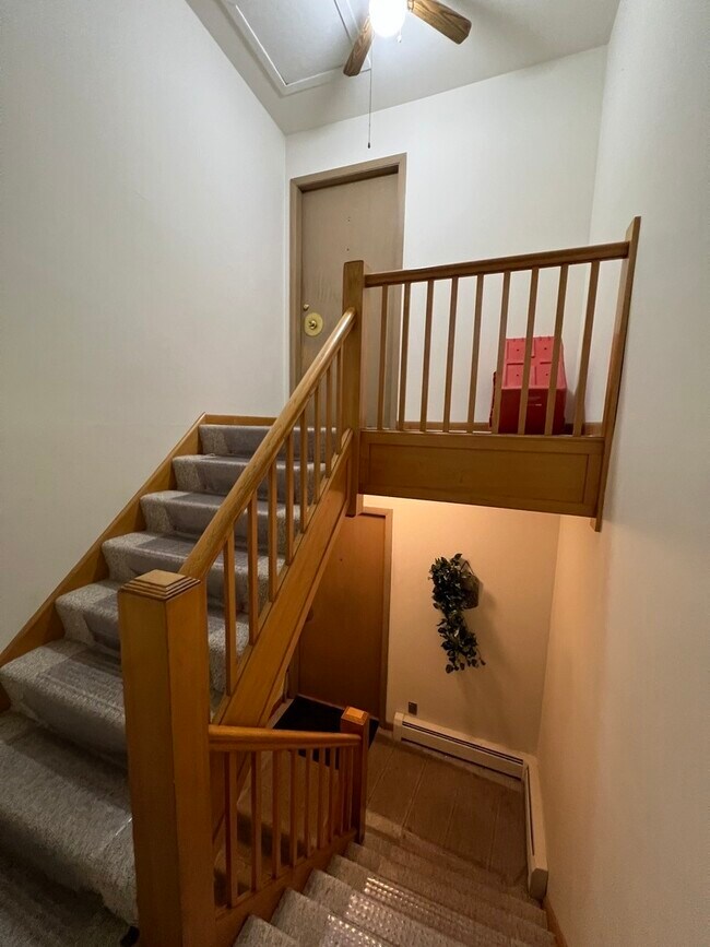 Building Photo - 8887 N Grace Ave