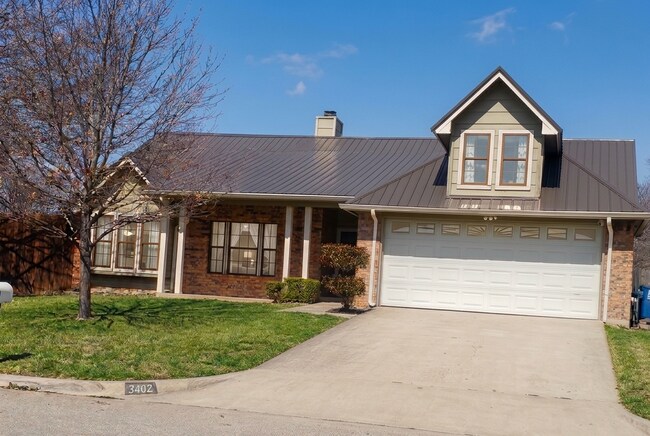Building Photo - 3402 Meadowview Dr