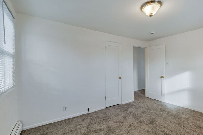 Building Photo - 6855 Reno Dr