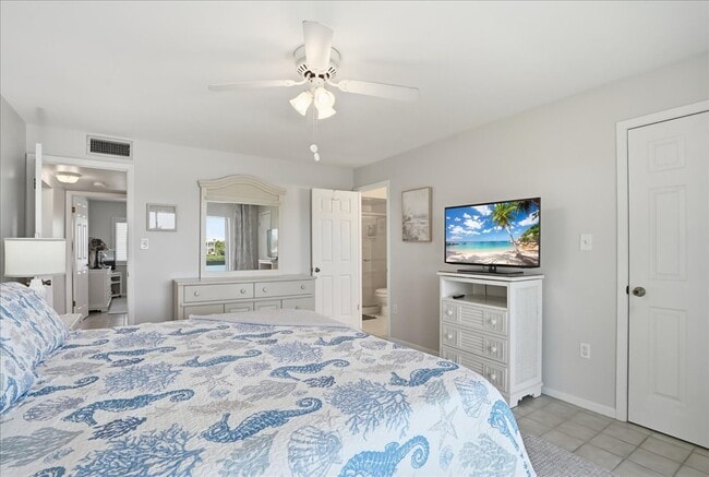Building Photo - 3330 Gulf of Mexico Dr