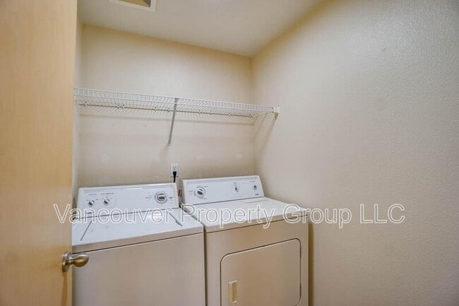 Building Photo - 1100 W 30th St