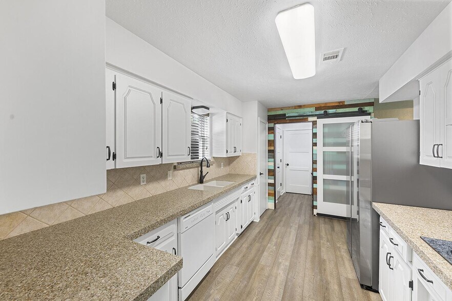 Building Photo - Chic Richardson Heights Estates home with ...