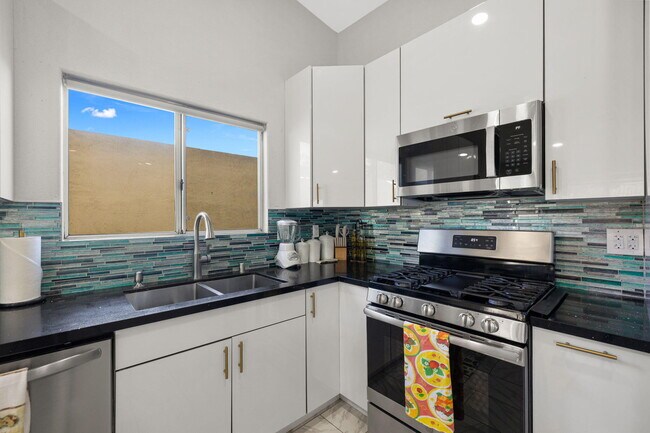 Building Photo - 31115 Whispering Palms Trail