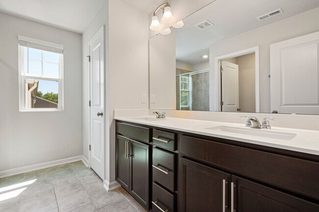 Building Photo - 707 Spoonbill Trl