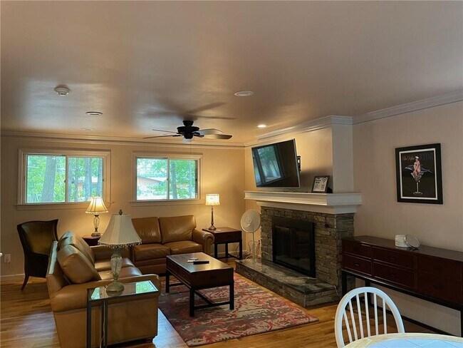 Building Photo - 3355 Timber Lake Rd NW