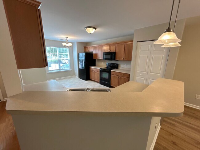 Building Photo - 4 Bedroom | 3.5 Bedroom Raleigh Townhome