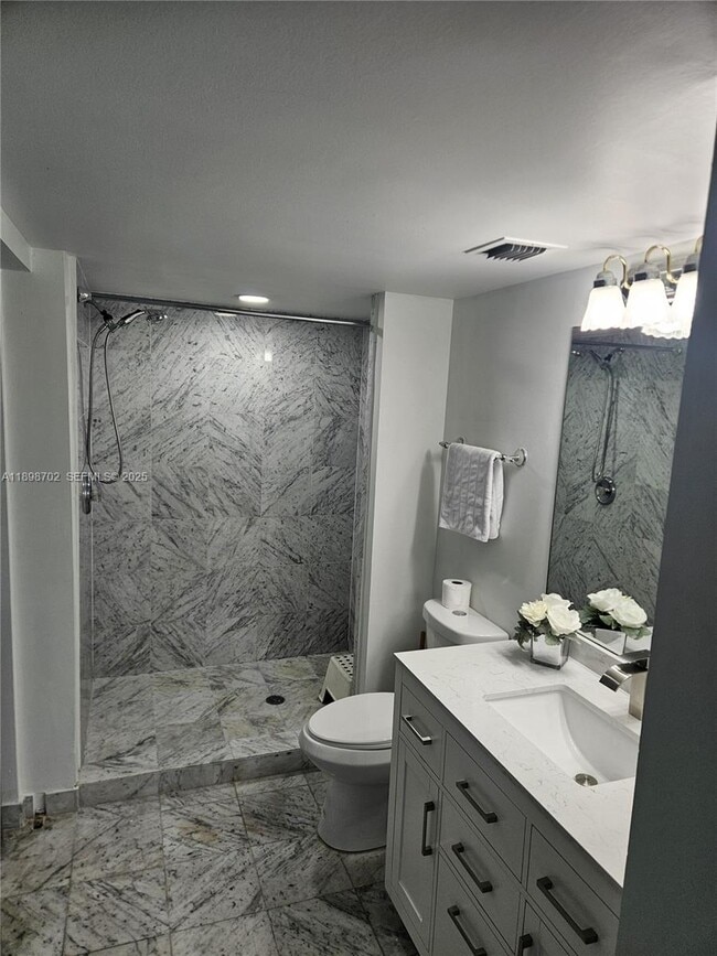 Building Photo - 16400 Collins Ave