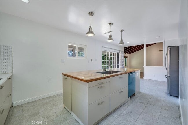 Building Photo - 3202 Belvedere Dr