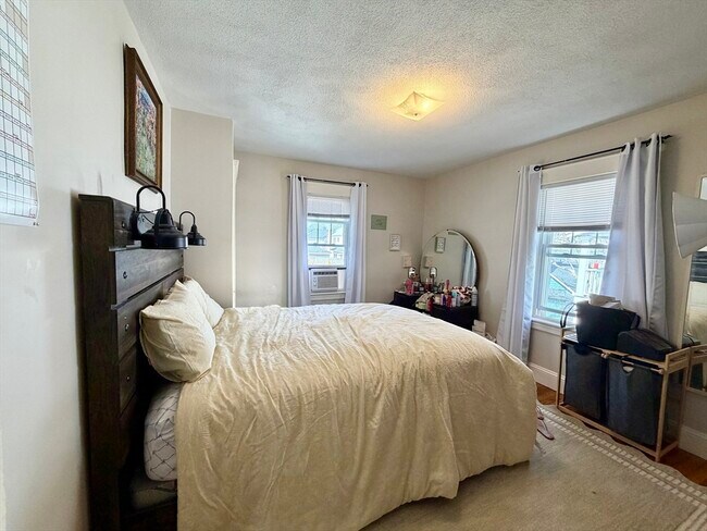 Building Photo - 29 Springfield St