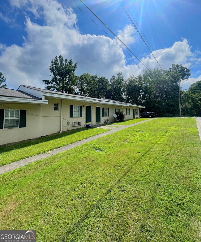 Building Photo - 6501 Elsie St