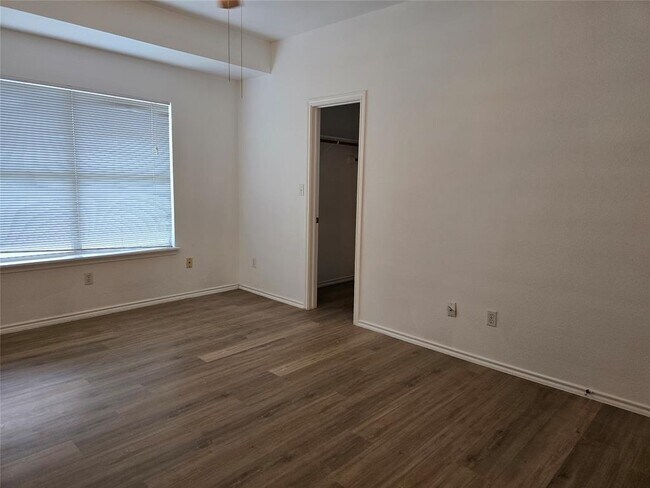Building Photo - 8701 Weiser Dr