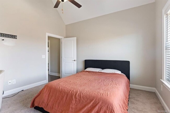 Building Photo - 522 Jeffrey Dr