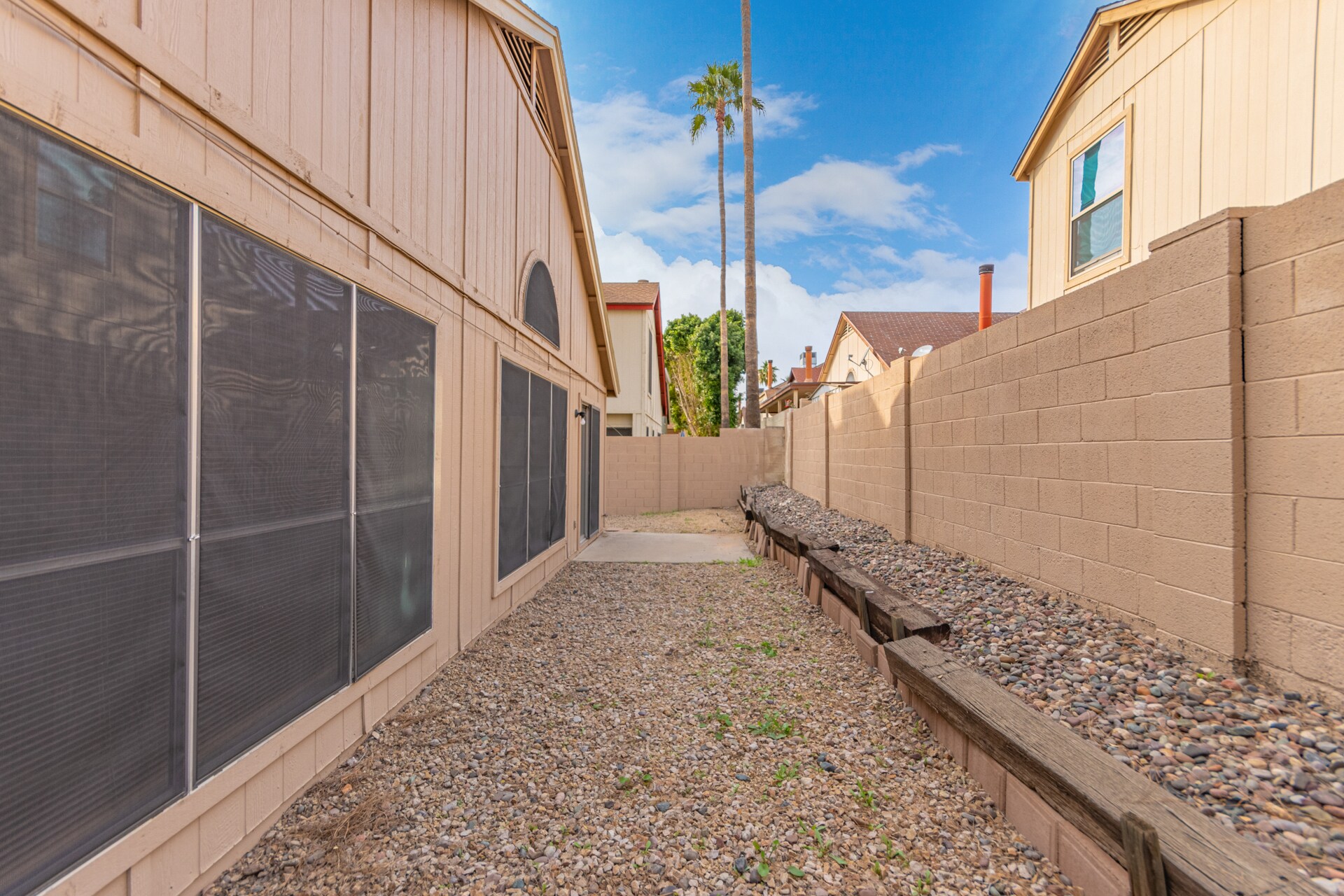 Building Photo - 518 E Wescott Dr