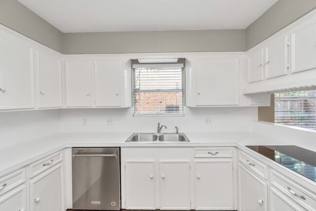 Building Photo - 12526 Hazelwood Ln