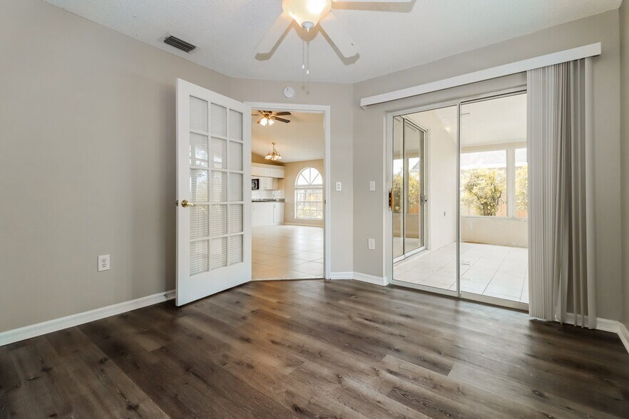 Building Photo - 7921 Hathaway Dr