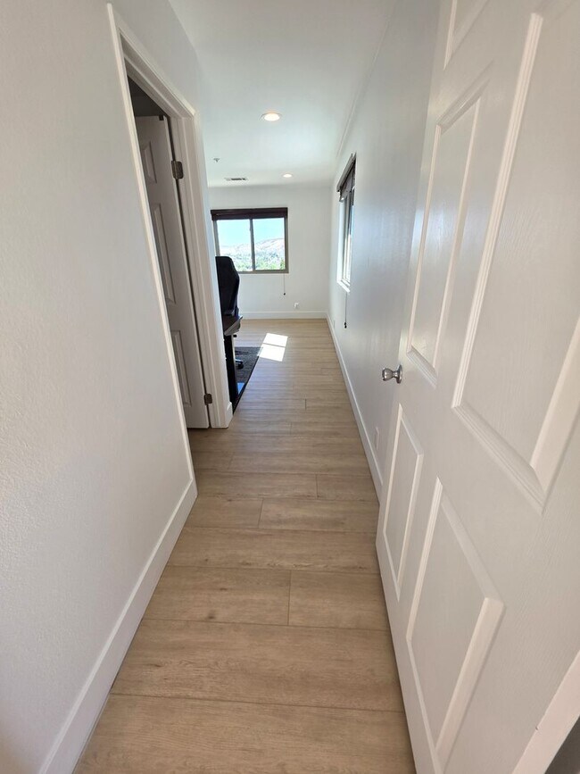 Building Photo - Gorgeous Santee Home, no expense spared!