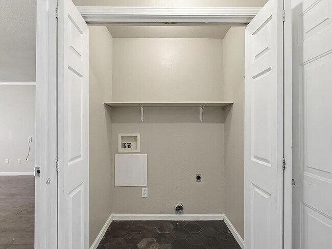 Building Photo - 12 Pintuerero Way