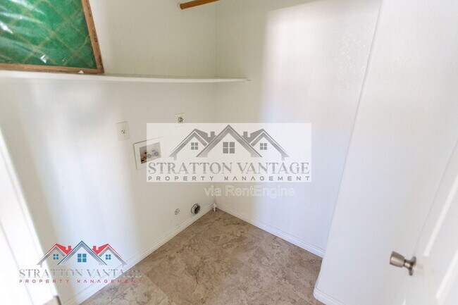 Building Photo - 1576 E Jasper Ct