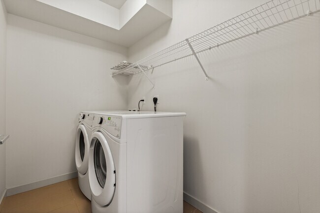 Building Photo - 1624 E Yesler Wy