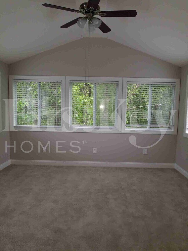 Building Photo - 1911 Chestnut Oak Ln