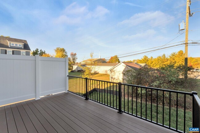 Building Photo - 2022 Calico Ct