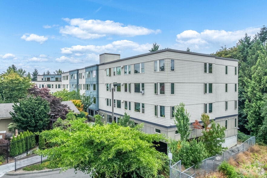 Primary Photo - 30 Bellevue