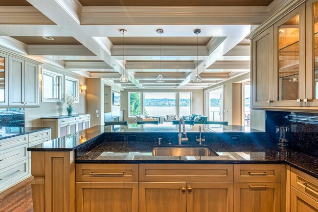 Building Photo - Mercer Island Waterfront Home