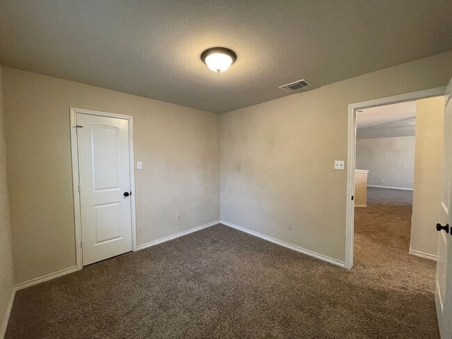 Building Photo - 3240 Valentino Dr