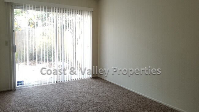 Building Photo - Cozy Salinas Home for RENT!