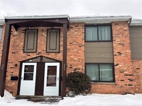 Building Photo - 223 Autumn Chapel Way