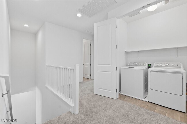 Building Photo - 966 Ferodale Ave