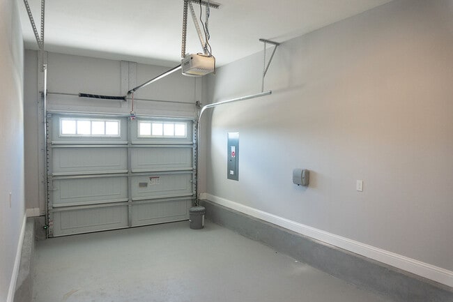 Building Photo - 1418 Landon Hills Dr