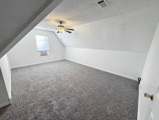 Building Photo - 11230 Cashmere Wood Dr