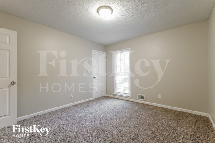 Building Photo - 2380 Bankstone Dr SW