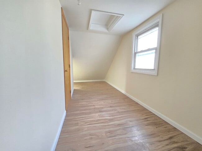 Building Photo - 701 4th St