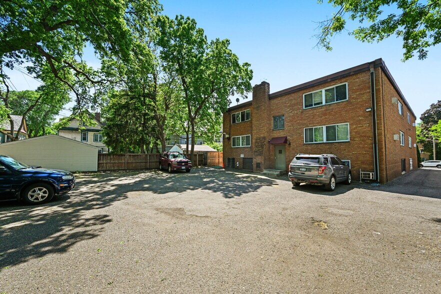 Building Photo - 515 5th St SE