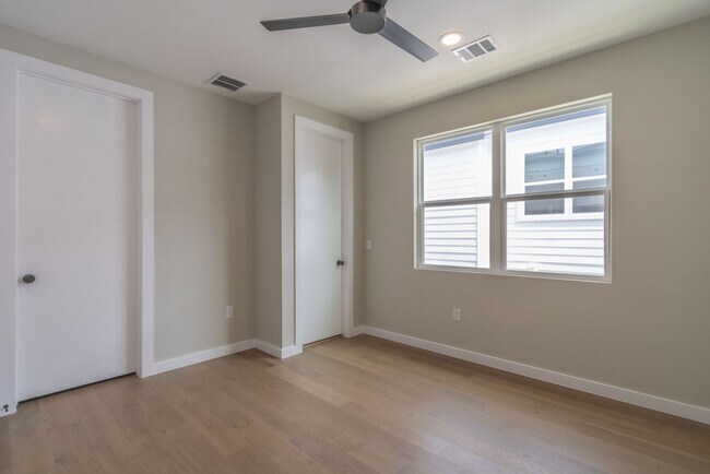 Building Photo - 7507 Bethune Ave