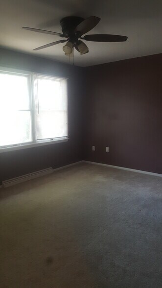 both bedrooms have double closets &amp; ceiling fans - 935 West Whitehall Road