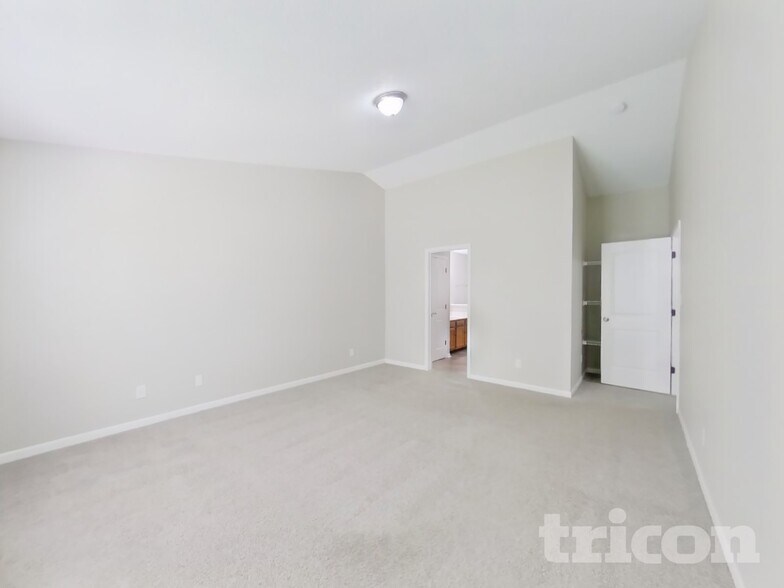 Building Photo - 1582 Tulip Ct