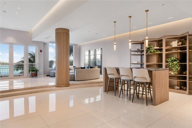 Building Photo - 888 Brickell Key Dr