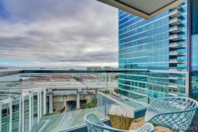 Building Photo - 401 Harrison St