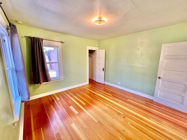 Building Photo - Beautiful Historic House in University Heights