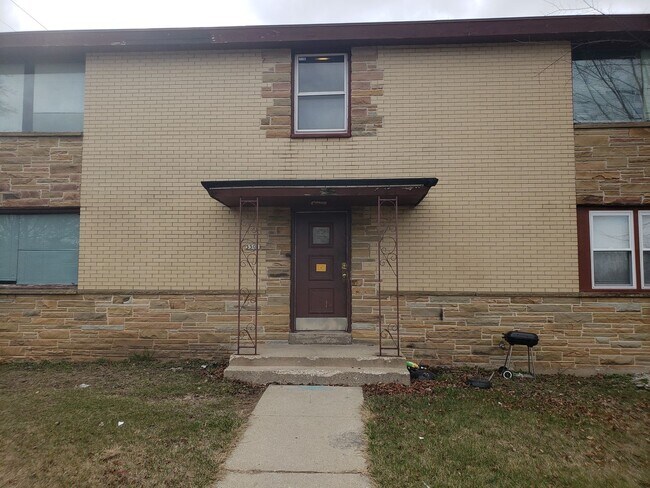 Primary Photo - 5501N51stJ